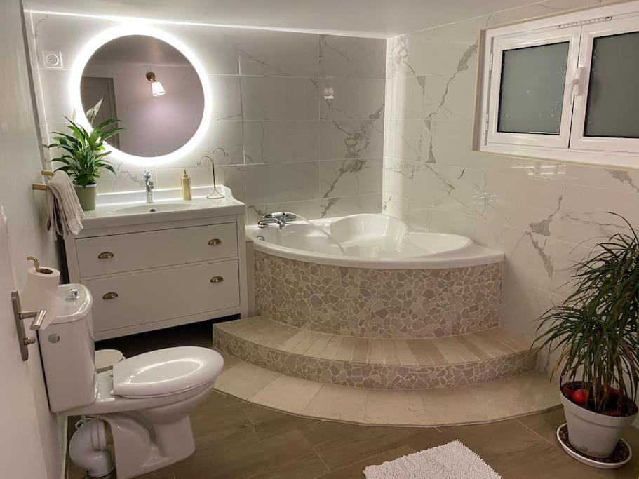Guest House Privee Ezanville Bagian luar foto