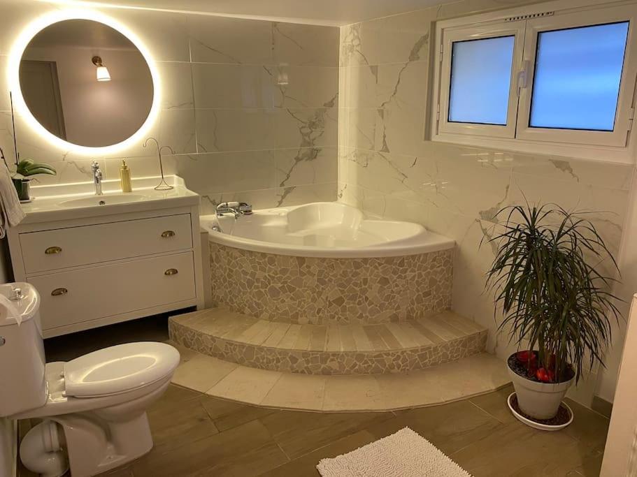 Guest House Privee Ezanville Bagian luar foto